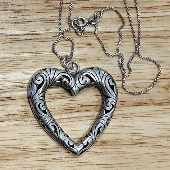 VTG Sterling Silver 17" Necklace Heart Pendant Open Scroll Work Sign Italy 7.8 g - Picture 1 of 10